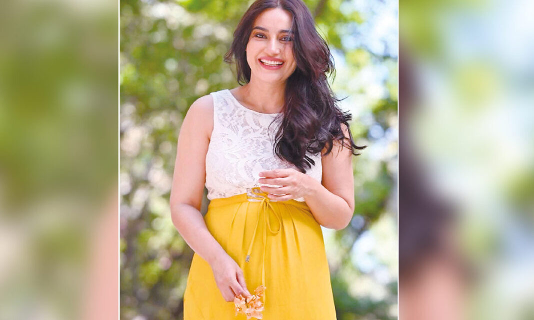 సురభి జ్యోతి మాతృత్వం యొక్క పూజ్యమైన సంగ్రహావలోకనాలను పంచుకుంది
