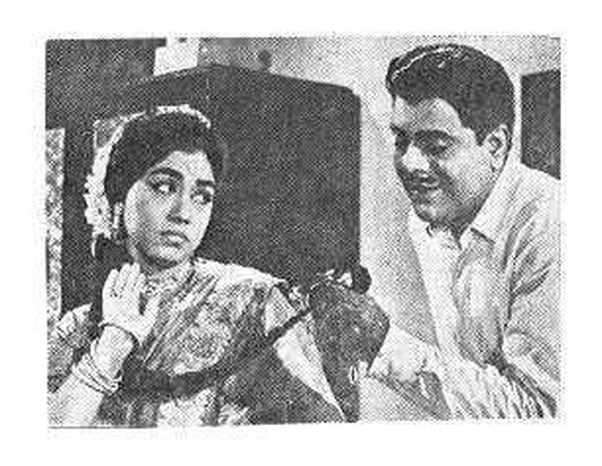 Sowcar Janaki and Nagabhushanam in 'Bhale Kodallu''