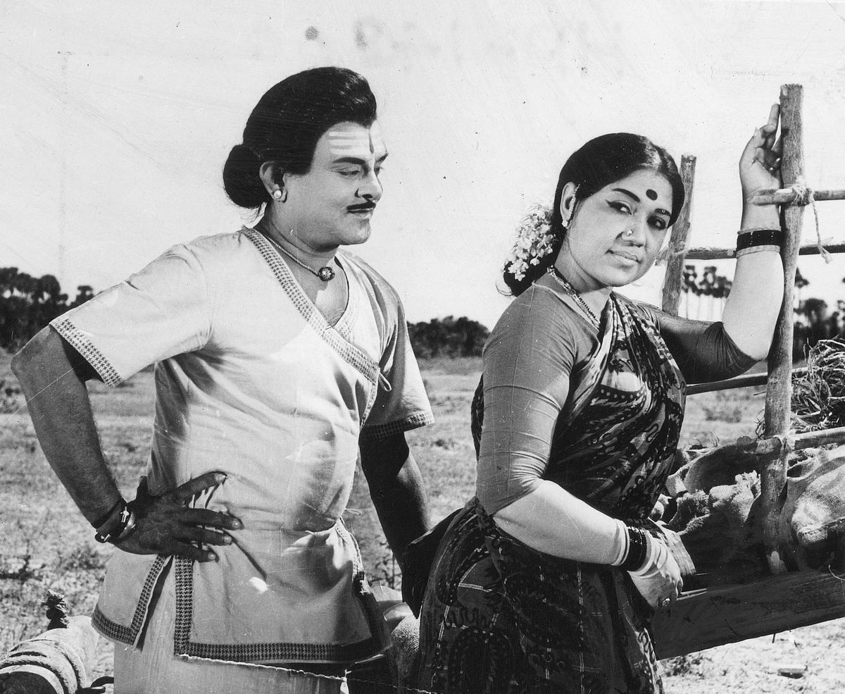 T.R. Mahalingam and Sowkar Janaki in 'Thiruneelakantar'