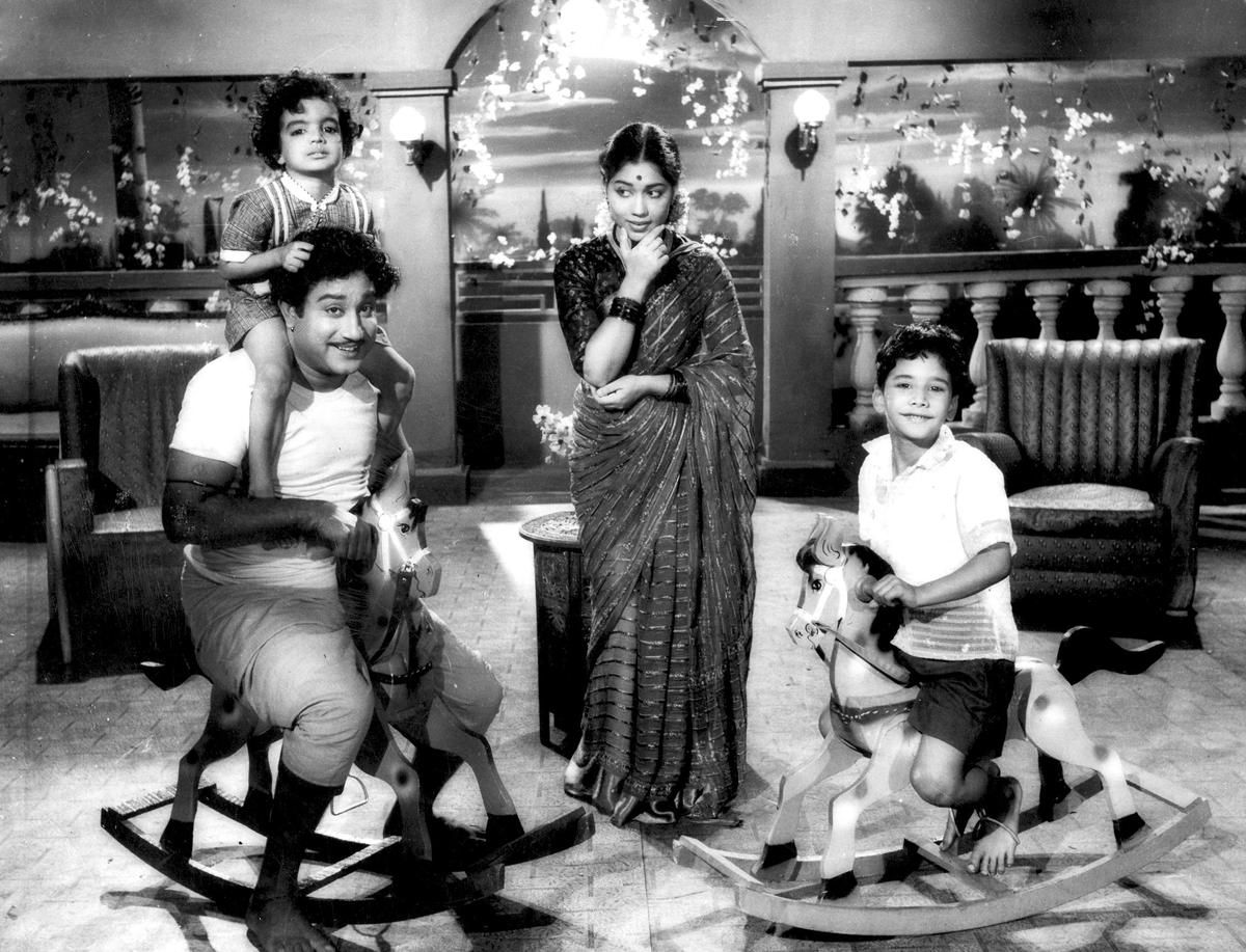 Sivaji Ganesan, Sowcar Janaki and others in the Tamil film 'Padikkatha Methai'