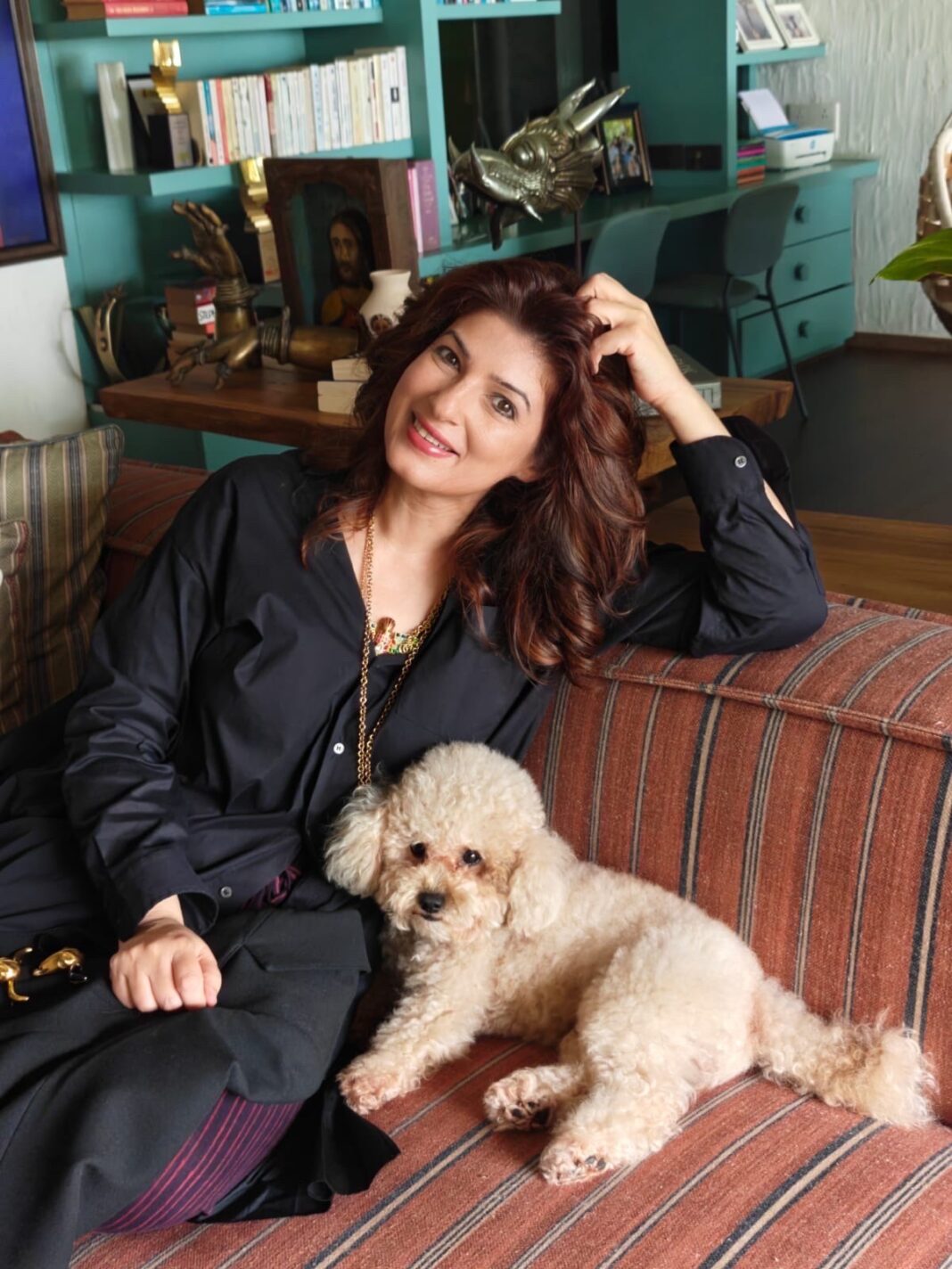 Twinkle Khanna reveals how her pet dog Mr Jeeves ‘punished’ her for leaving- PARAHUSHAR NEWS