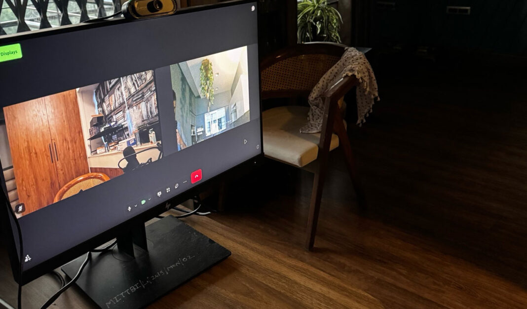 Man uses old laptop and AI to stay connected with his mother 24/7